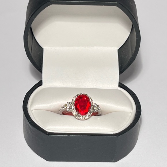 Elegant Ruby Ring - Picture 3 of 11